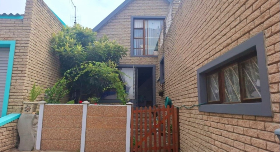 3 Bedroom Property for Sale in Heiderand Western Cape